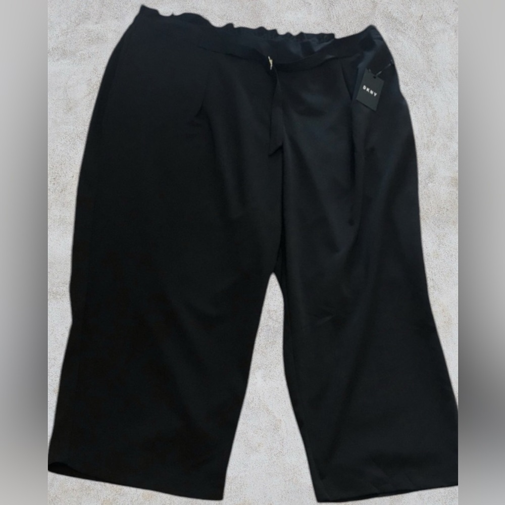 DKNY Ruffled Waist Trim Capris